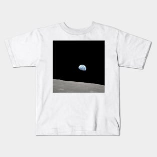 Earthrise over Moon, Apollo 8 (S380/0337) Kids T-Shirt